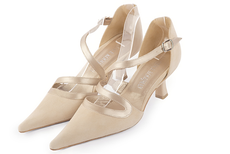 Champagne white and gold women's open side shoes, with snake-shaped straps. Pointed toe. Medium spool heels. Front view - Florence KOOIJMAN